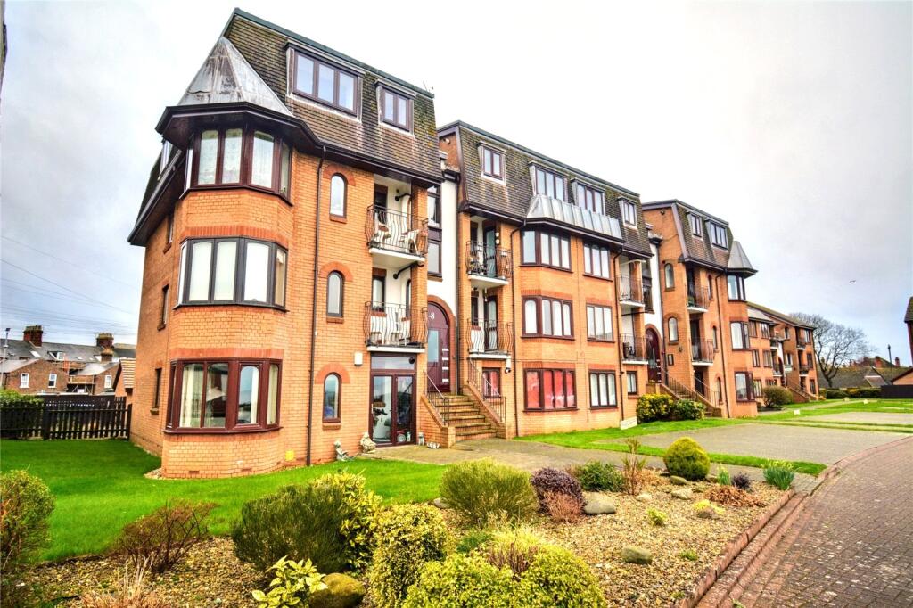 2-bed apartment on Alexandra Court, Bridlington, East  Yorkshire, YO15, £169,995