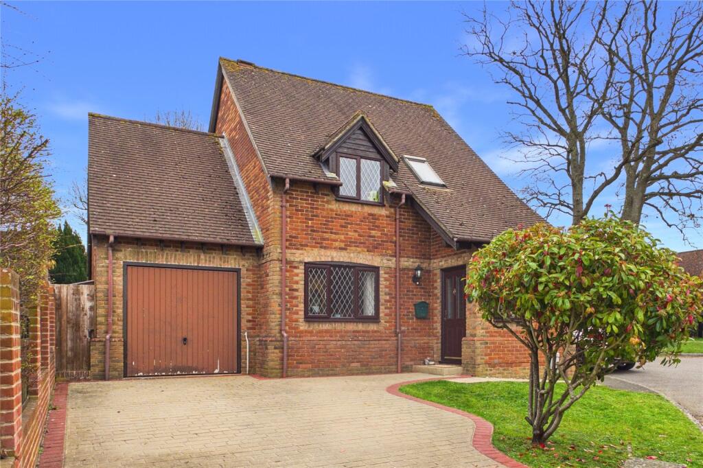 Main image of property: Saunders Garden, Tadley, Hampshire, RG26