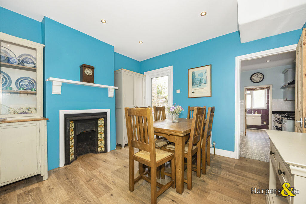 House in Sidcup, Albany Park - More