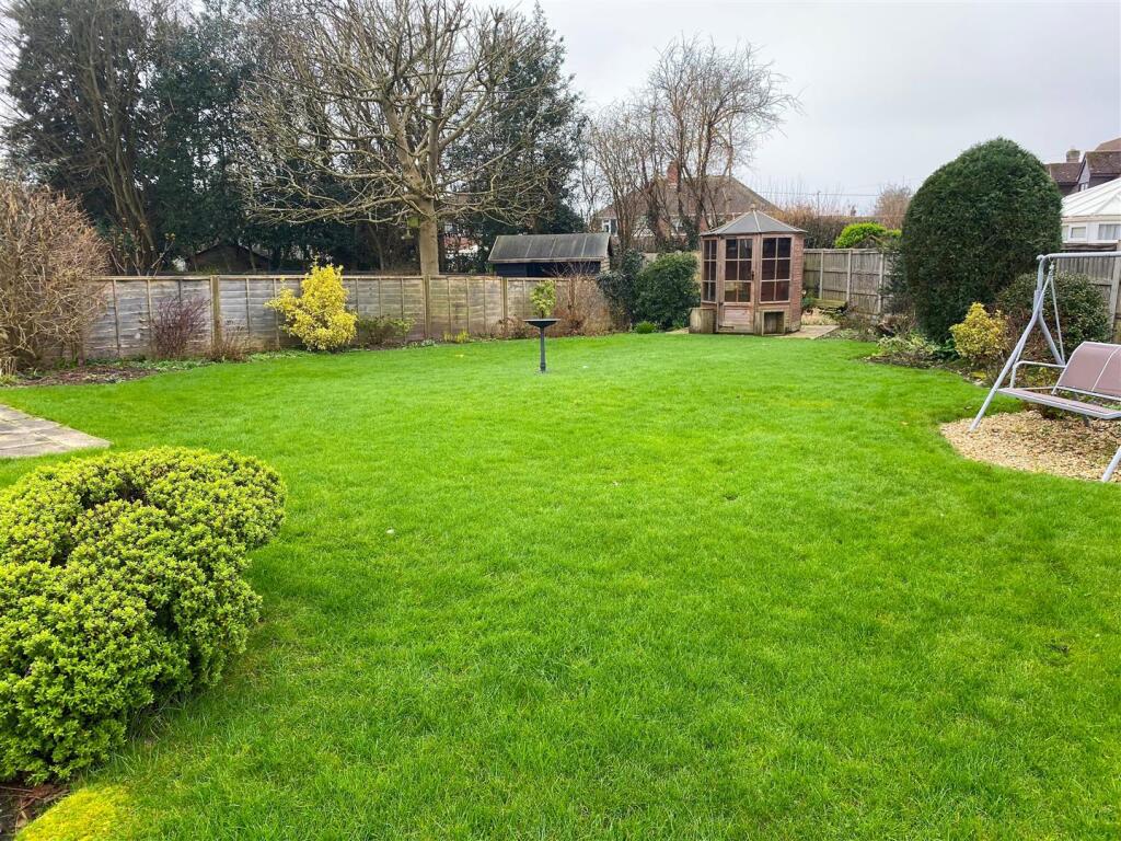 Sutherland Drive, Muxton, Telford photo 3