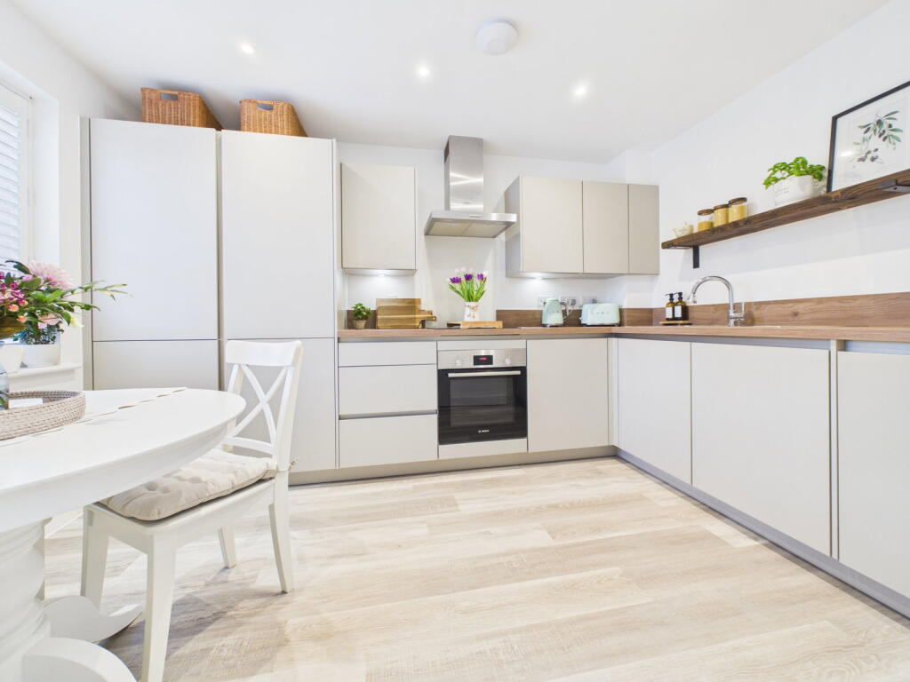 House in Arborfield Green, Finchampstead - View 4