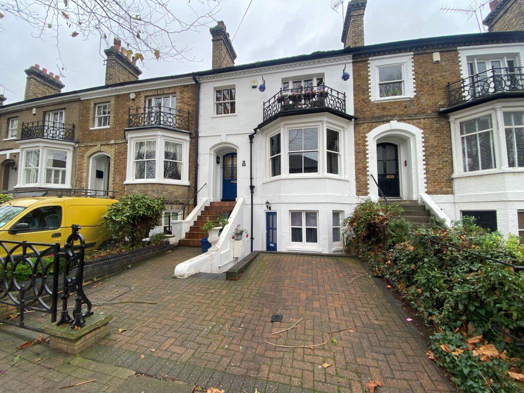 Main image of property: Cambridge Road, Southend :ONLINE ENQUIRIES