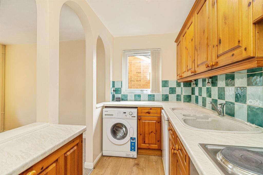 House in St Albans, Jersey Farm, Sandridge - View 5