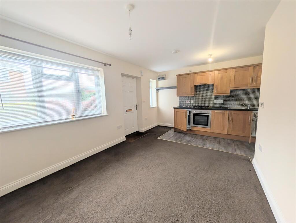 Apartment in Eastleigh, Stoke Common, Bishopstoke - View 4