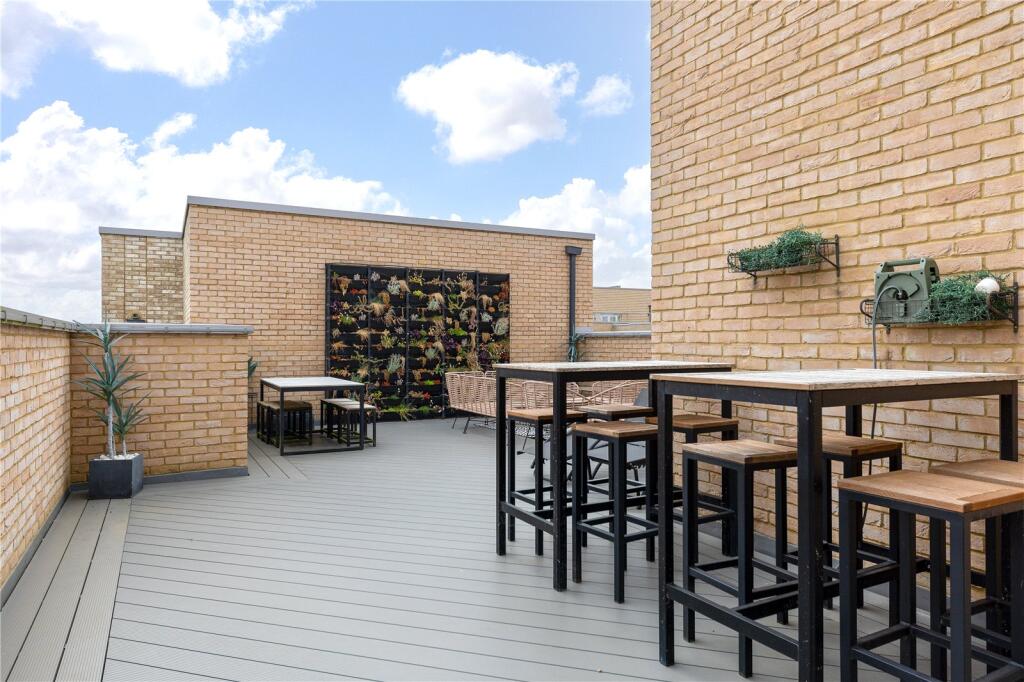 Apartment in Cambridge, Eddington - View 4