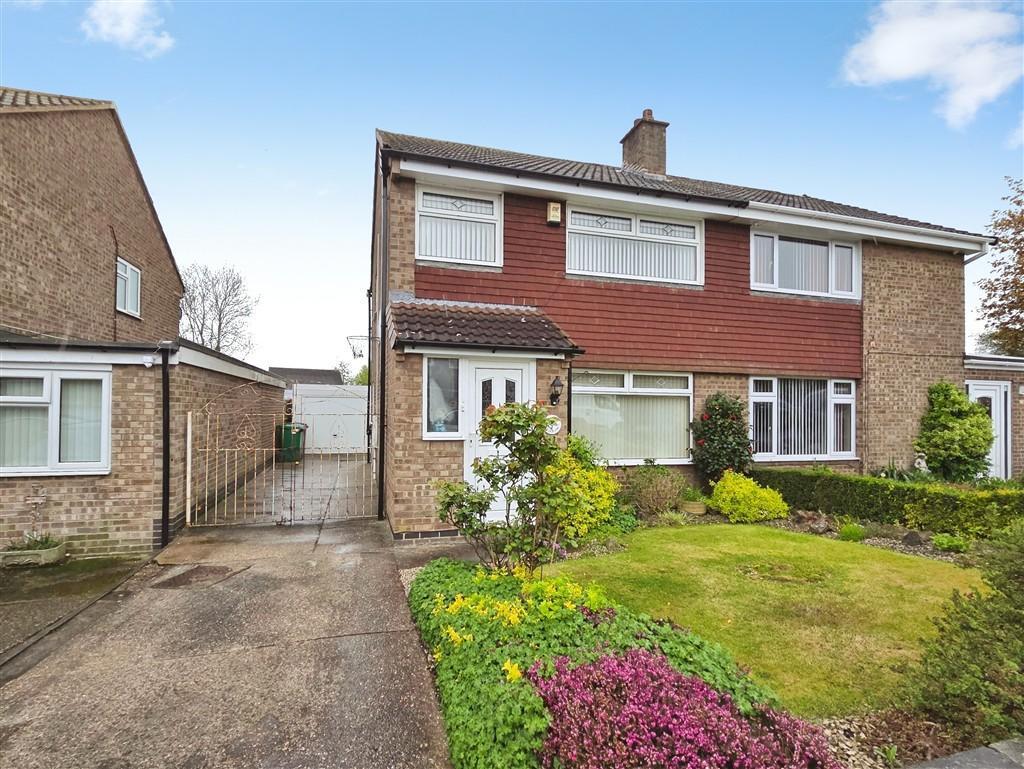Main image of property: Roosa Close, Nottingham, NG6 7BL