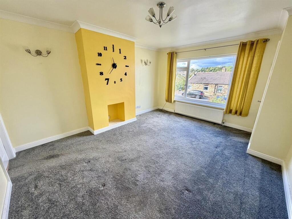 House in Wakefield - View 2
