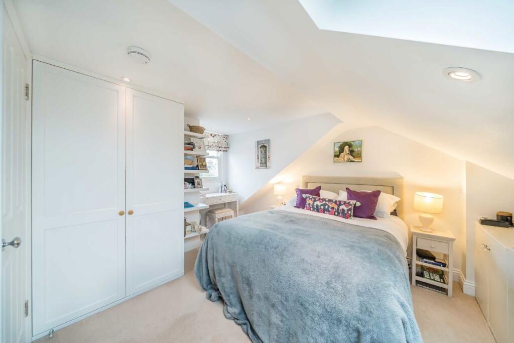 Apartment in London - View 5