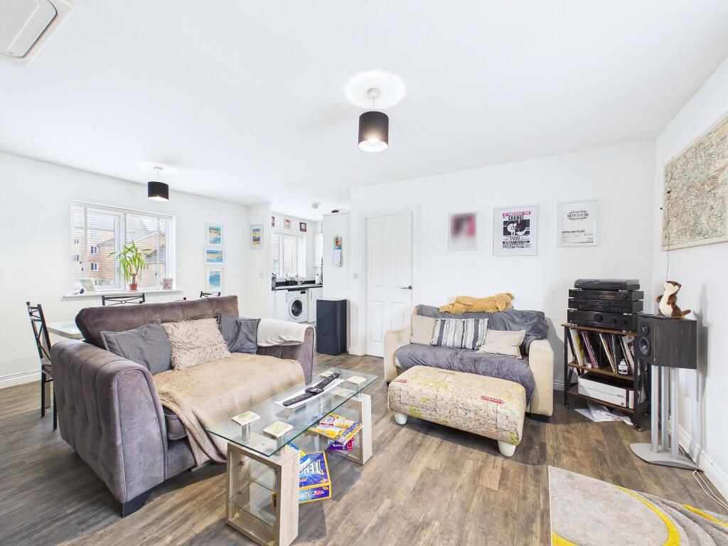 House in St Neots, Eynesbury - View 2