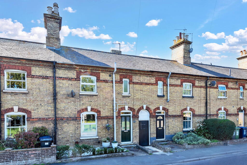 3-bed terraced on Stukeley Road,Huntingdon,PE29 6HG, £275,000