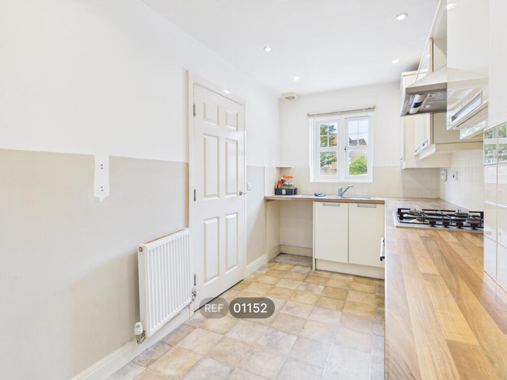 House in Hull - View 5