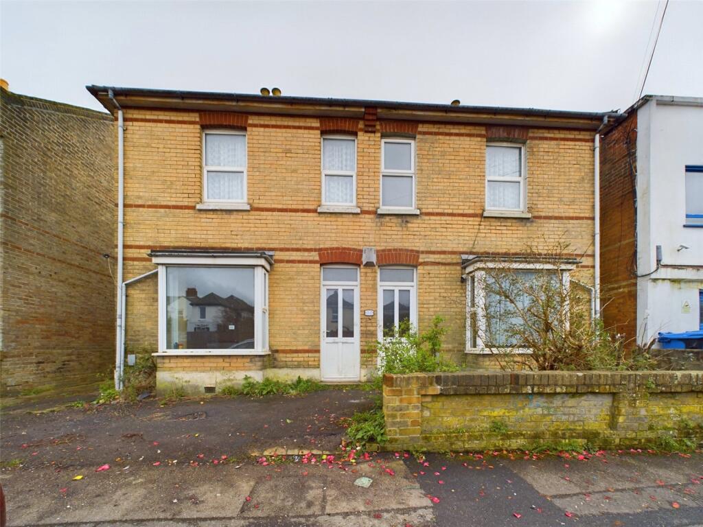 5-bed detached on Woodside Road, Southbourne, Bournemouth, Dorset, BH5, £475,000