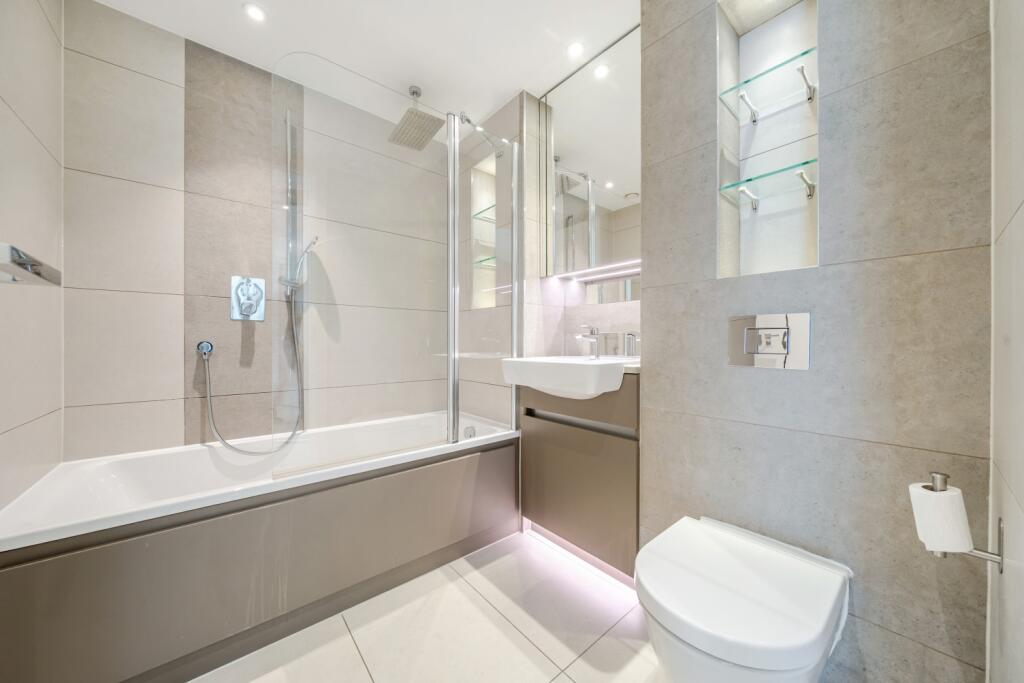 Apartment in London - More
