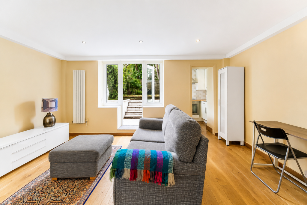 Apartment in London - More