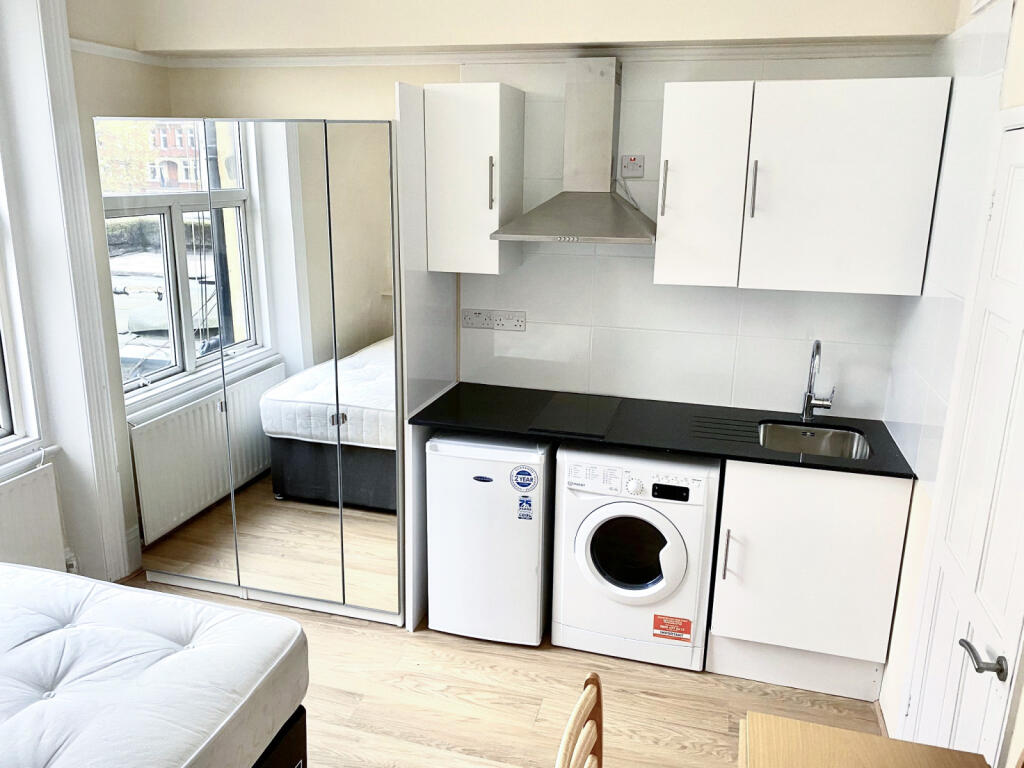 Studio flat for rent
