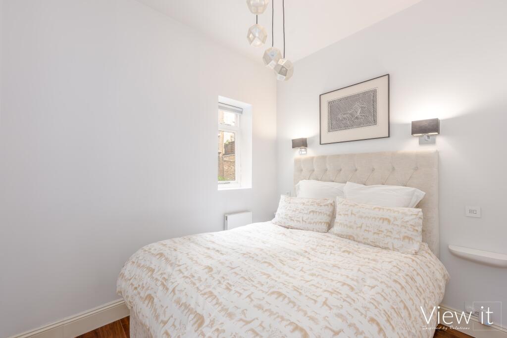 Apartment in London, City of Westminster - More