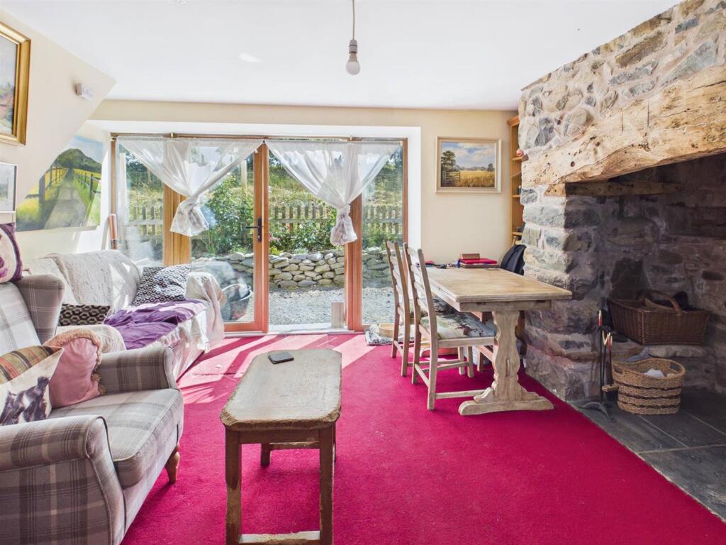 House in Llanllugan, Adfa, Dwyriw - View 4