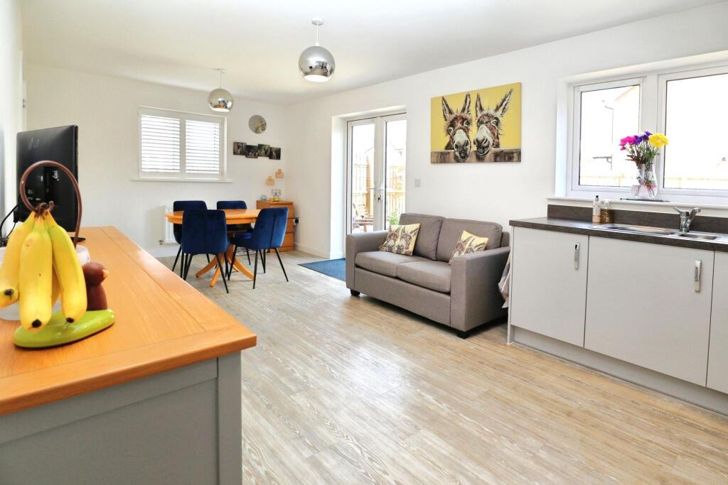 Paradine Street, Steeple Claydon, MK18 photo 4