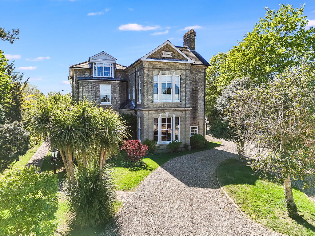 Main image of property: Baddow Court, Great Baddow, Chelmsford