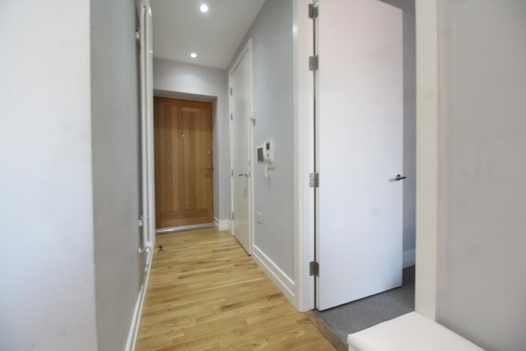 The Bar, 8 Shires Lane, Leicester, Leicestershire photo 2