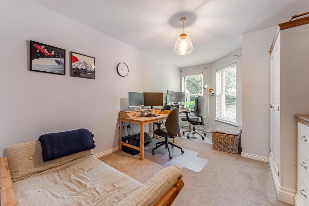 Apartment in Southampton - View 4
