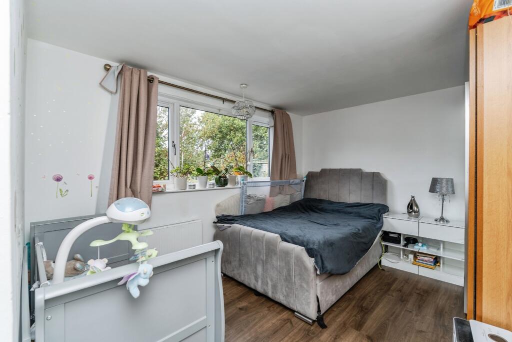 Apartment in Southampton - More