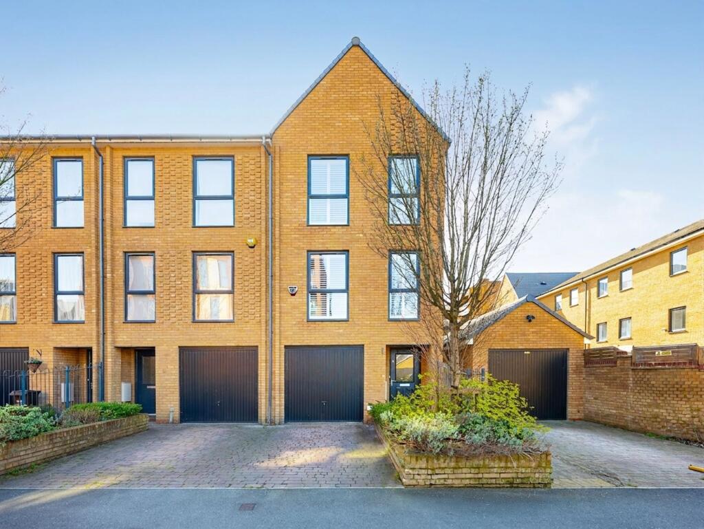 Main image of property: Felnex Avenue, Wallington, SM6