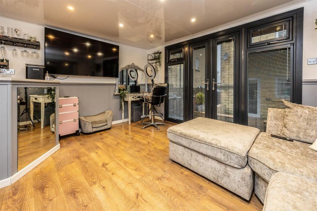 Additional image 21 of Magpie Close