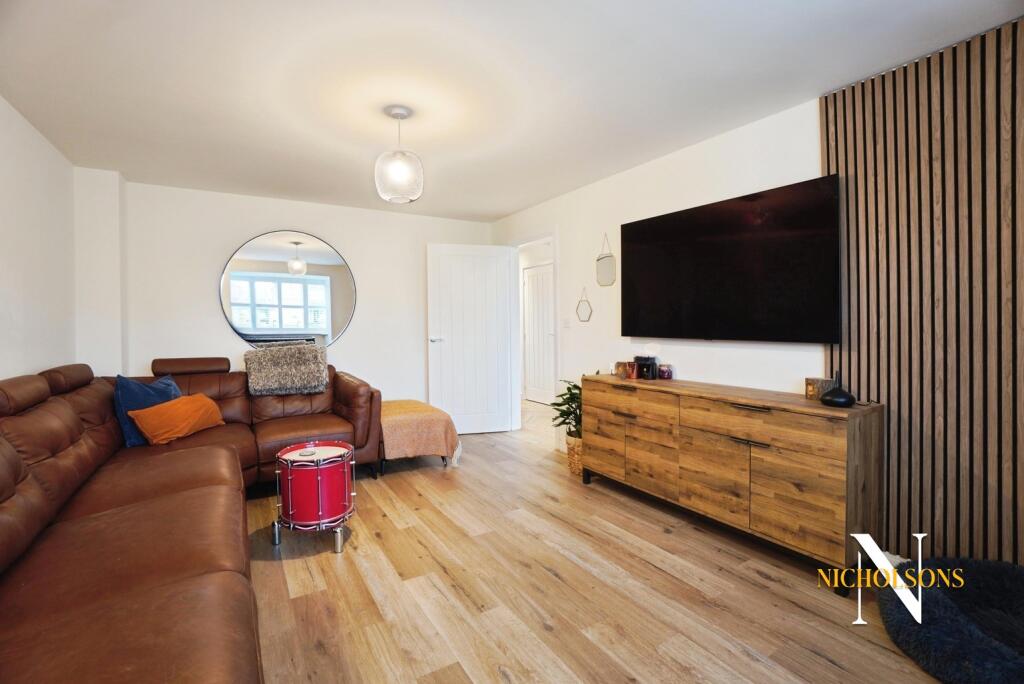 Well proportioned 4 double bed detached on Trinity Fields Road photo 4