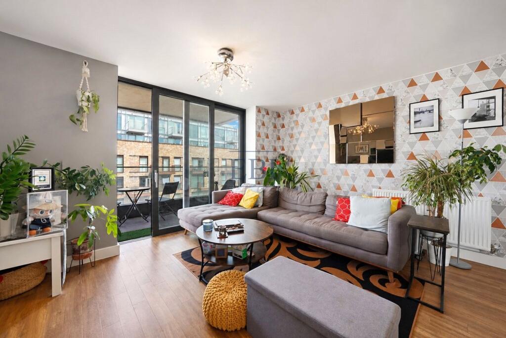 Connaught Heights, 2 Agnes George Walk, London, E16 photo 4