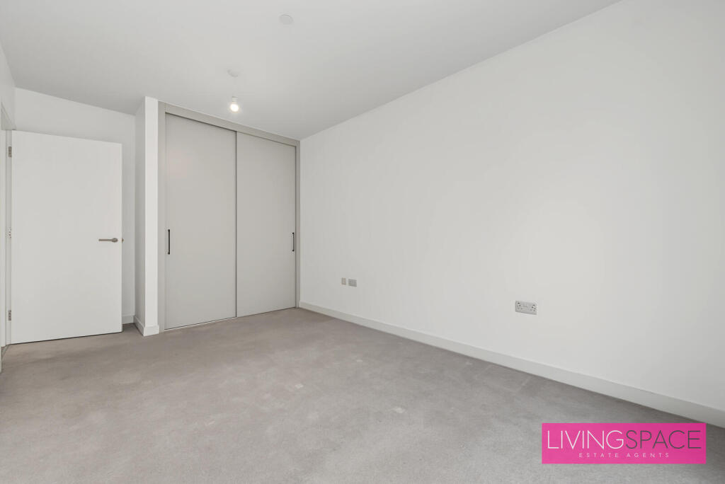 Apartment in Southall - View 5