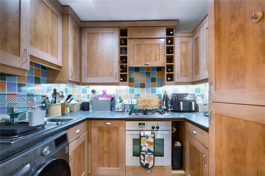 Apartment in Guildford - View 5