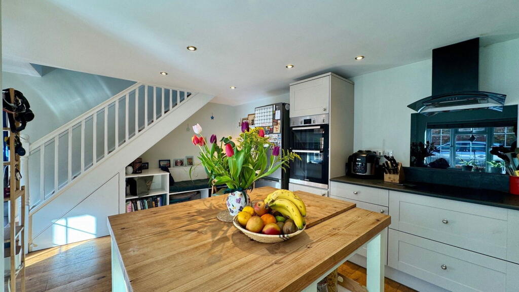 High Street, East Ilsley, RG20 7LE - View 4