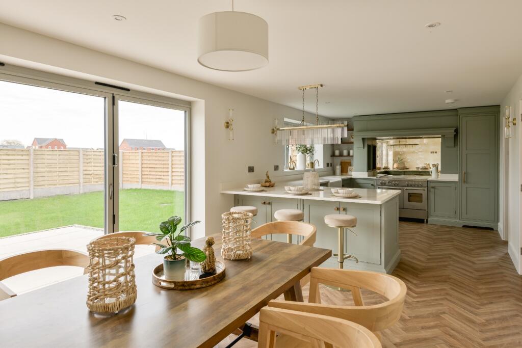 House in East Lindsey, Woodhall Spa - More