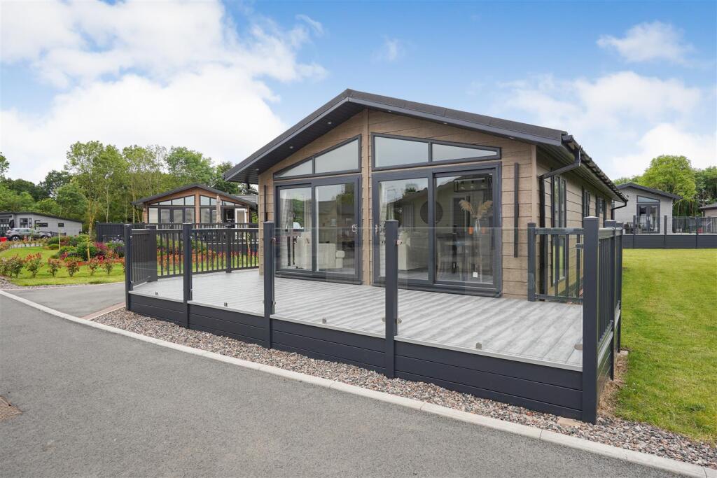Main image of property: Bosworth Lakeside Lodges, Market Bosworth