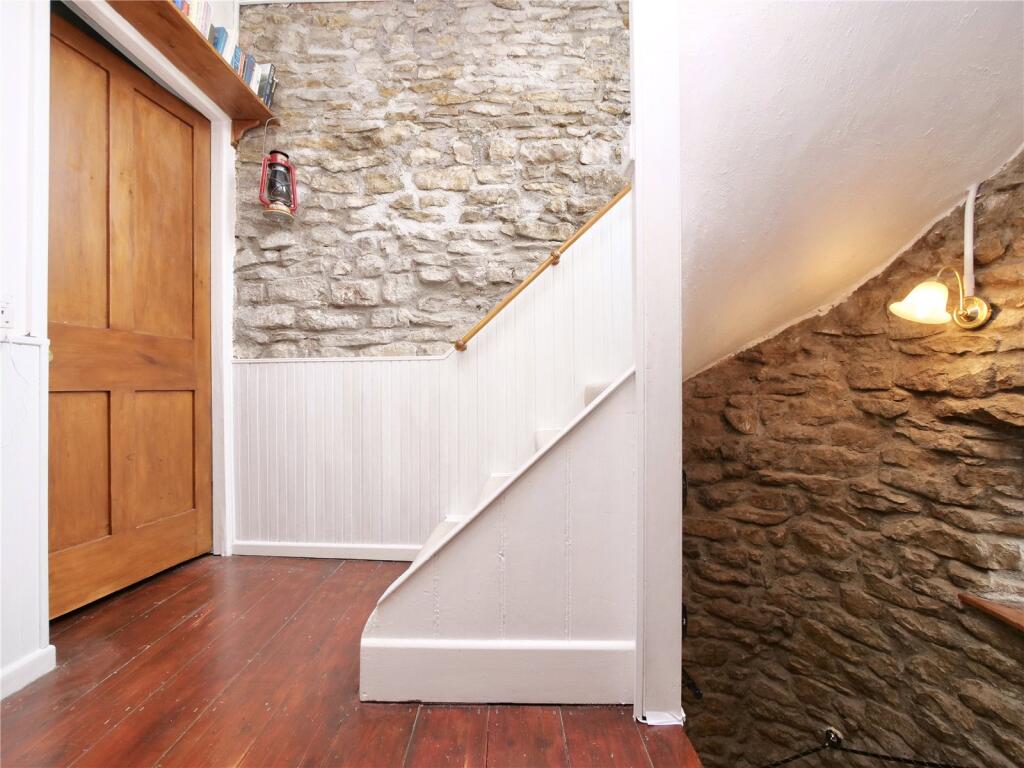 Additional image 7 of Characterful Three-Bedroom Cottage in the Heart of Shepton Mallet