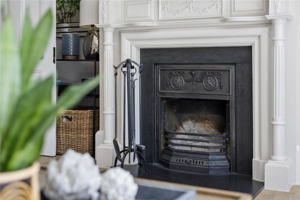 House in Waverley, Farnham - View 3
