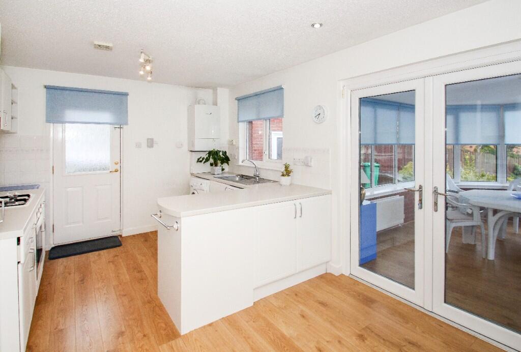 20 North Larches, Dunfermline, Fife, KY11 4NU photo 4