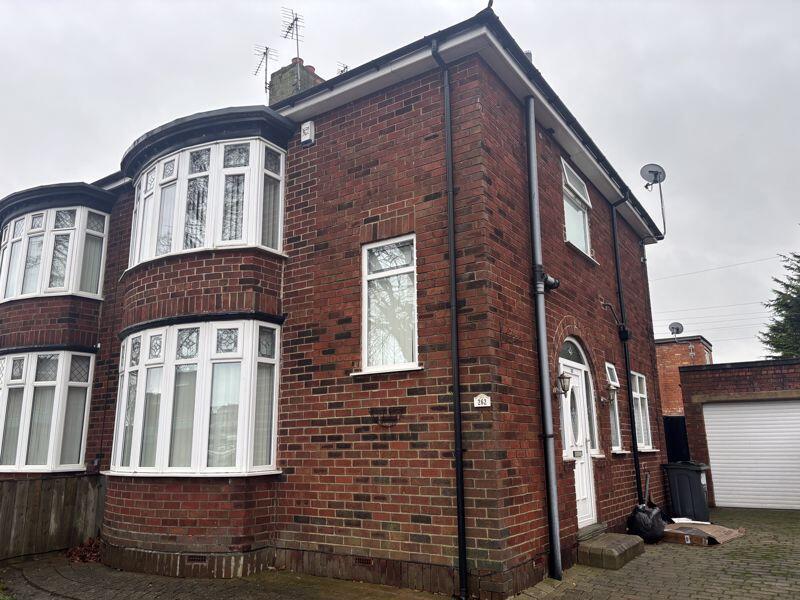 4-bed semi-detached on Yarm Road, Darlington, £140,000