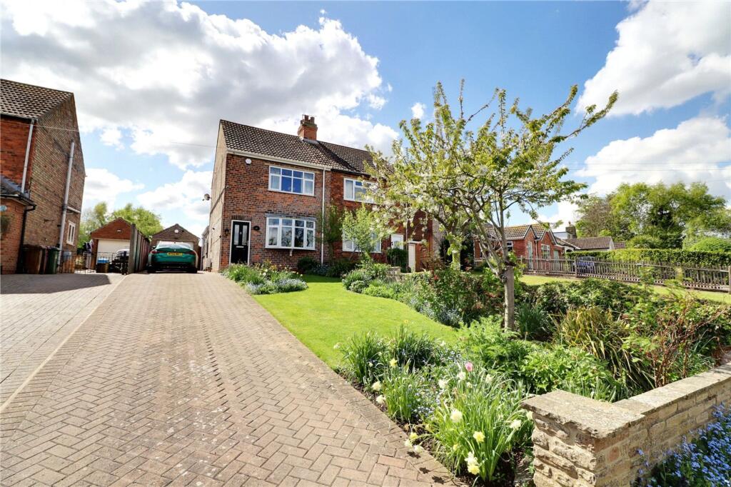 3-bed semi-detached on Rectory Street, Epworth, DN9, £285,000