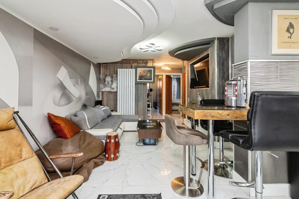 Main image of property: Fox Road, West Bridgford, Nottingham, Nottinghamshire, NG2