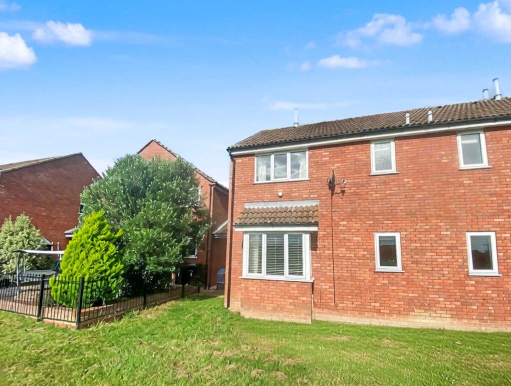 House in Huntingdonshire, St Ives - More