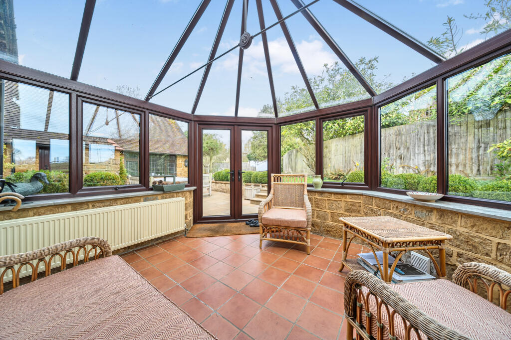 House in Stratford-on-Avon, Shotteswell - More