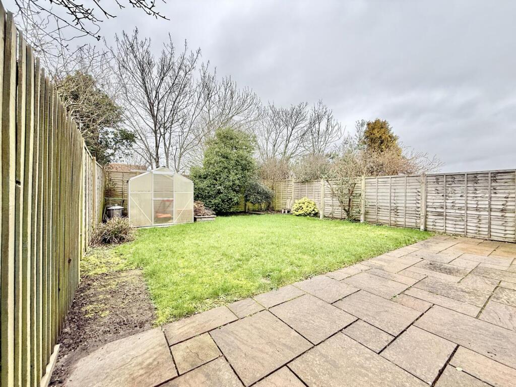 Bluebell Close, Highcliffe on Sea photo 2