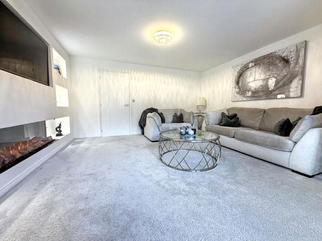 House in Sunderland, The Birches, Moorside - View 4