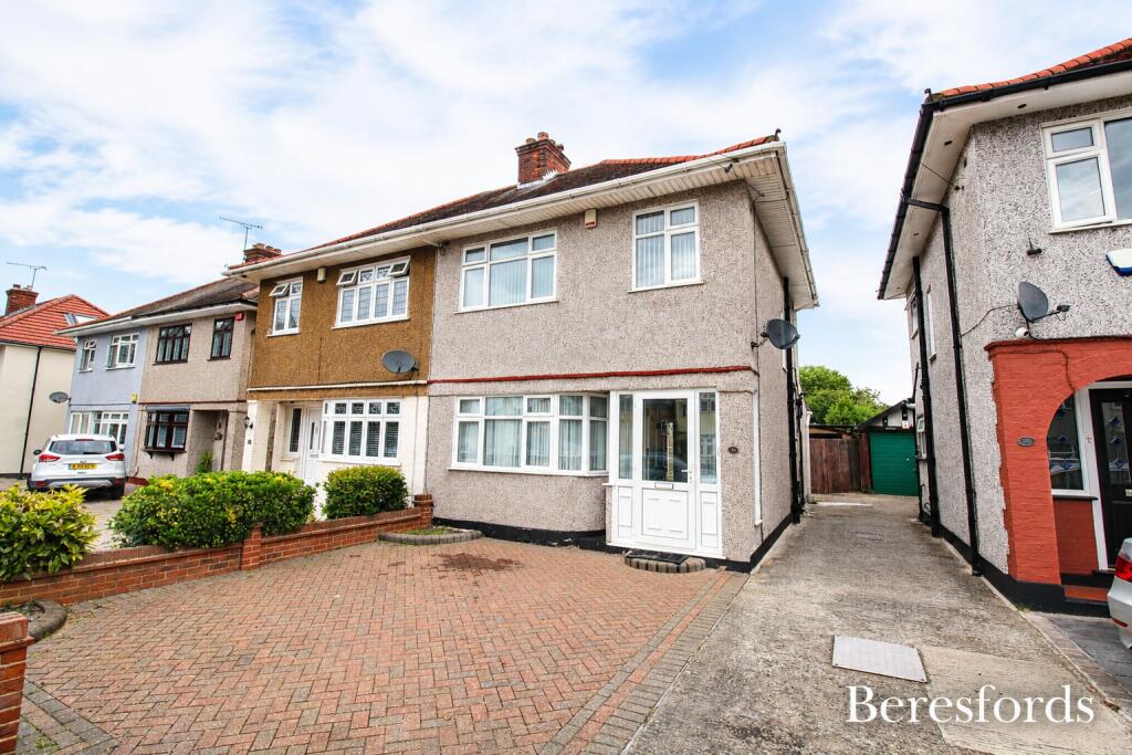 Main image of property: Lynwood Drive, Collier Row, RM5