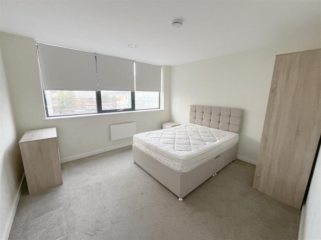 Apartment in Sheffield - View 4