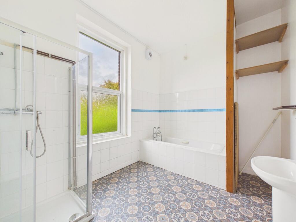 Apartment in Canterbury - View 4