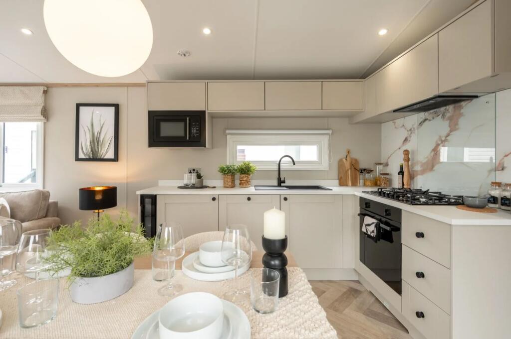 Main image of property: Knoweside, Croy, Maybole, KA19 8JS