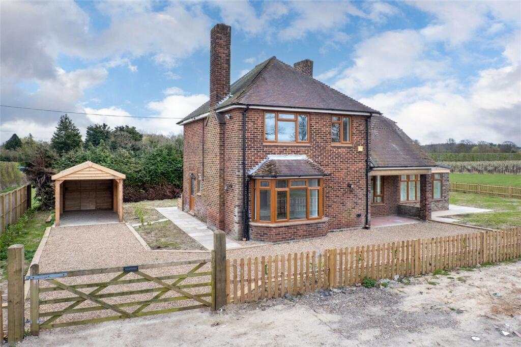 Main image of property: London Road, Teynham, Sittingbourne, Kent, ME9